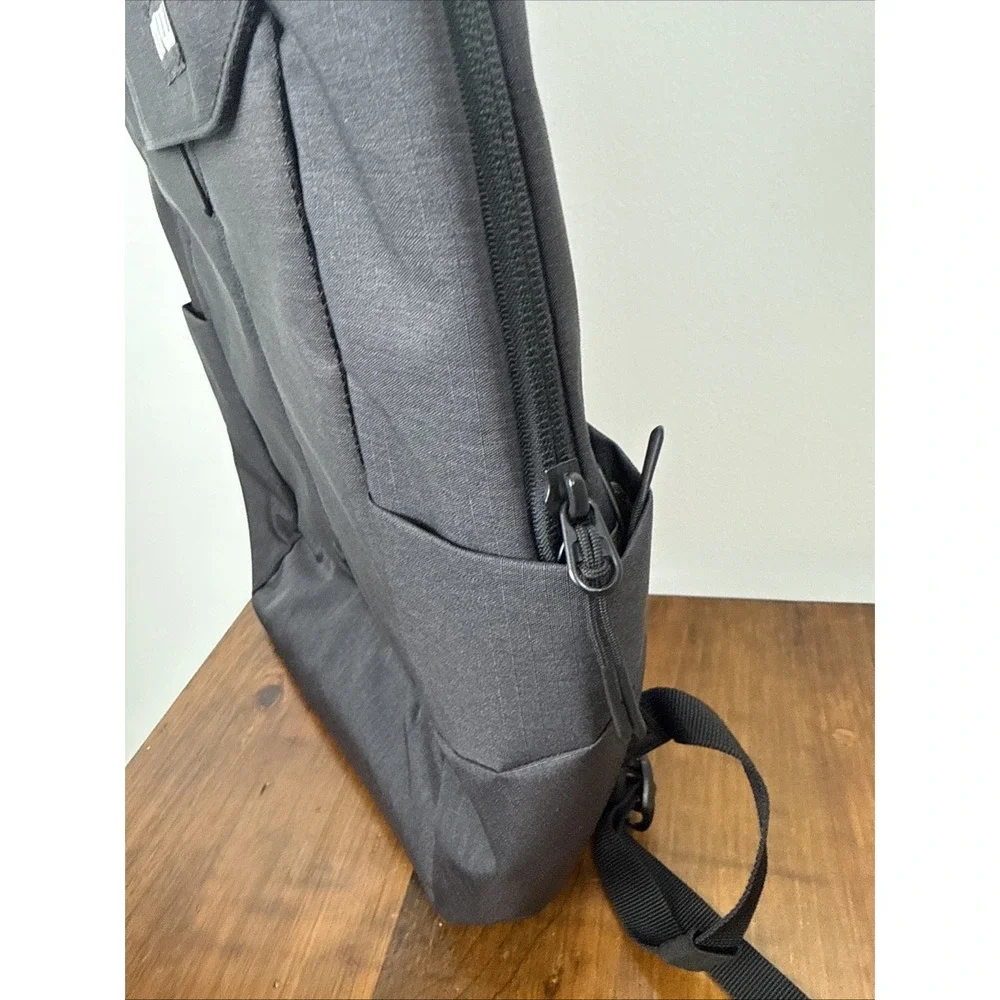 NWOT Thule Lithos 20L Laptop Backpack Charcoal Gray Nylon Multi-Pockets Travel